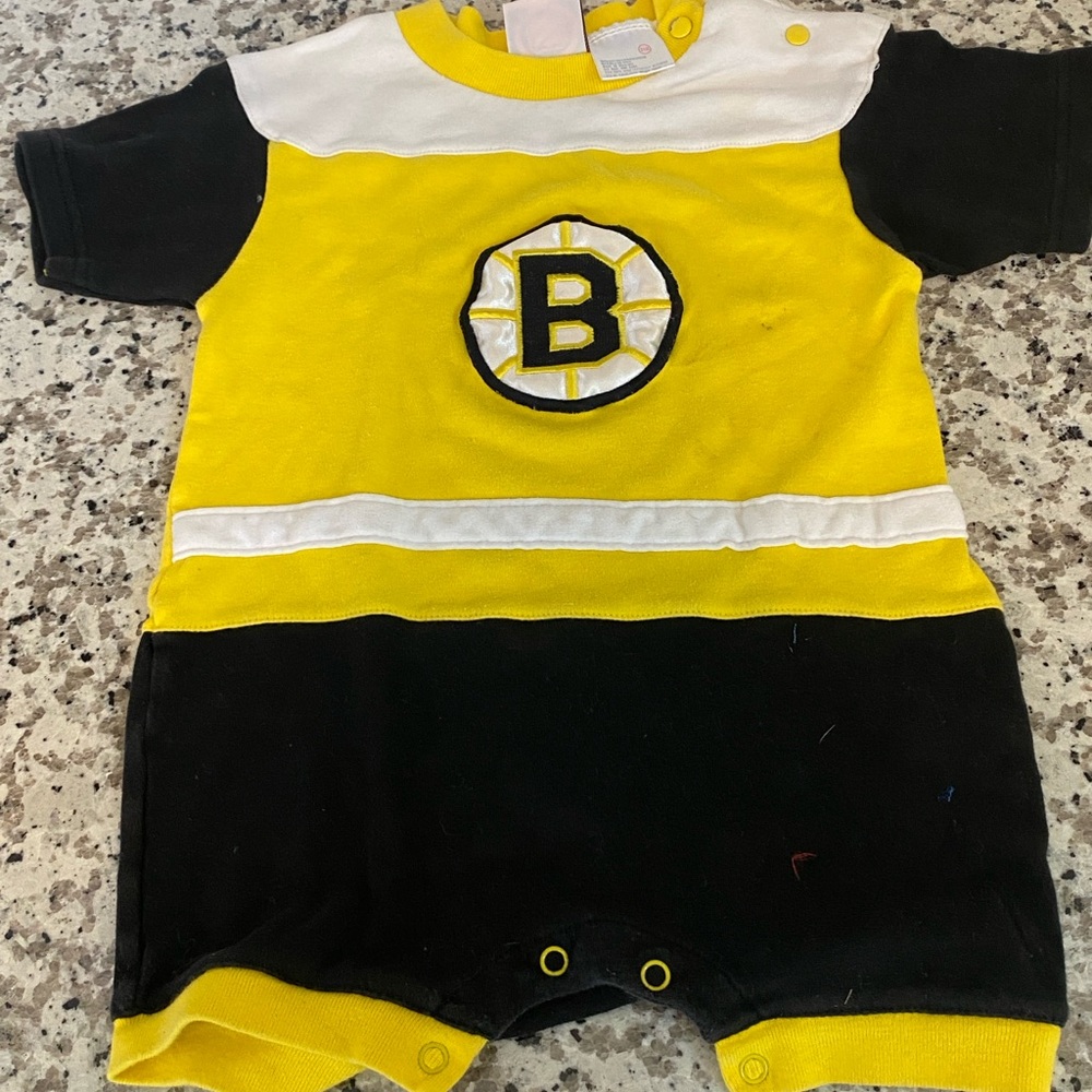 Vintage Boston Bruins baby Romper 24M